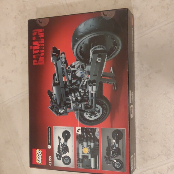 New! LEGO technic  The Batman Motorcycle batcycle - Picture 5 of 5